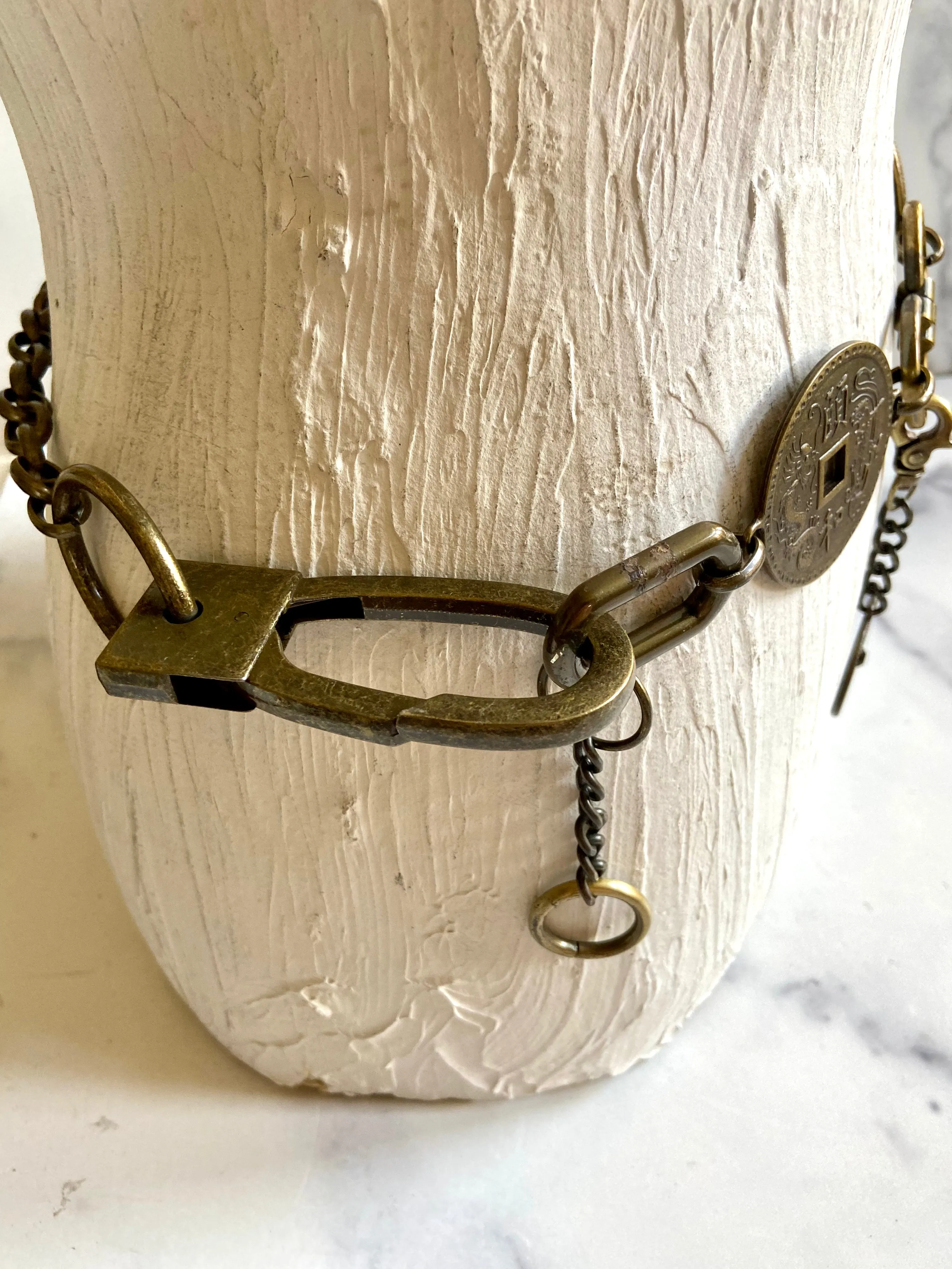 Heavy duty chunky chain belt