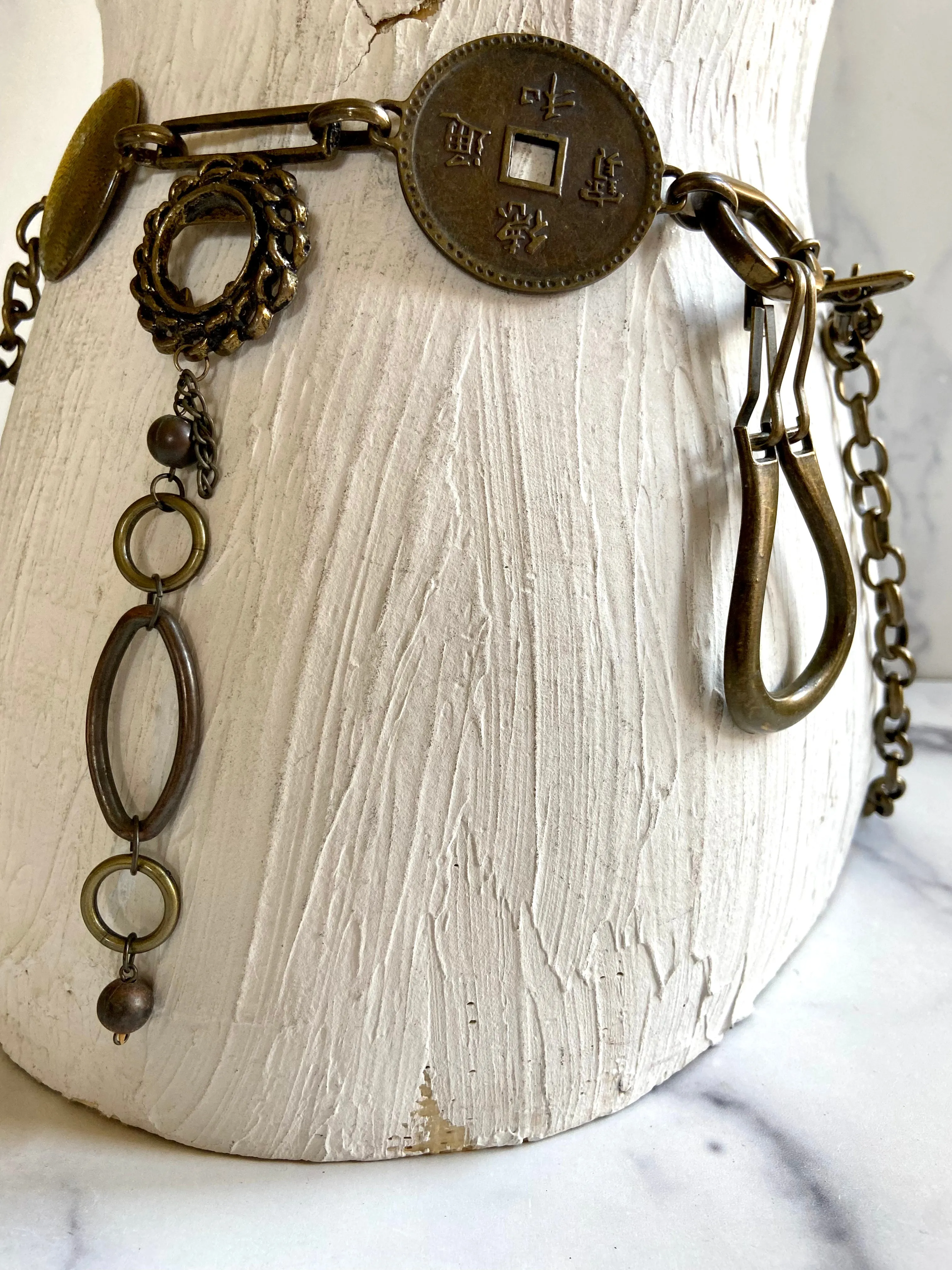 Heavy duty chunky chain belt