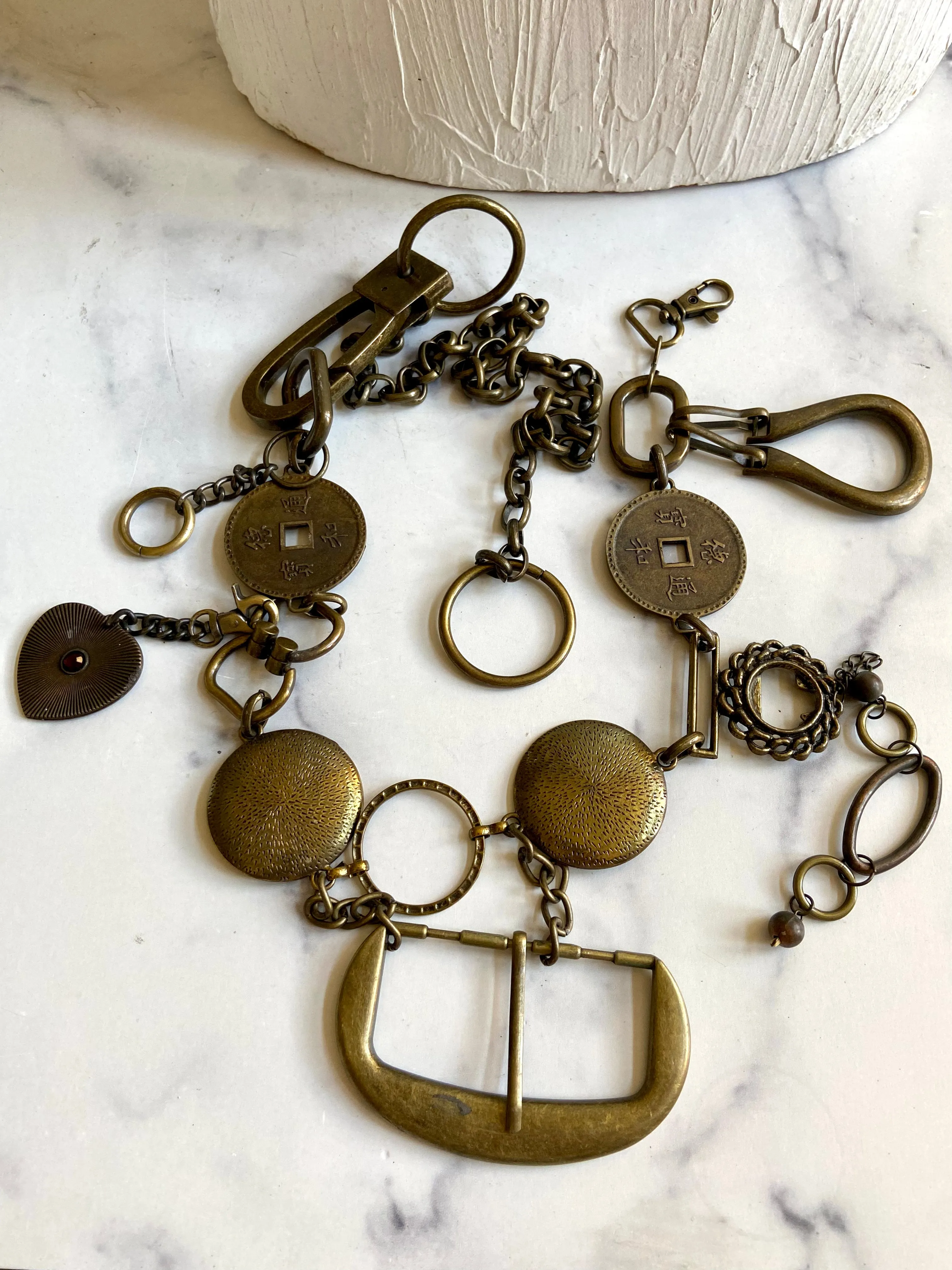 Heavy duty chunky chain belt